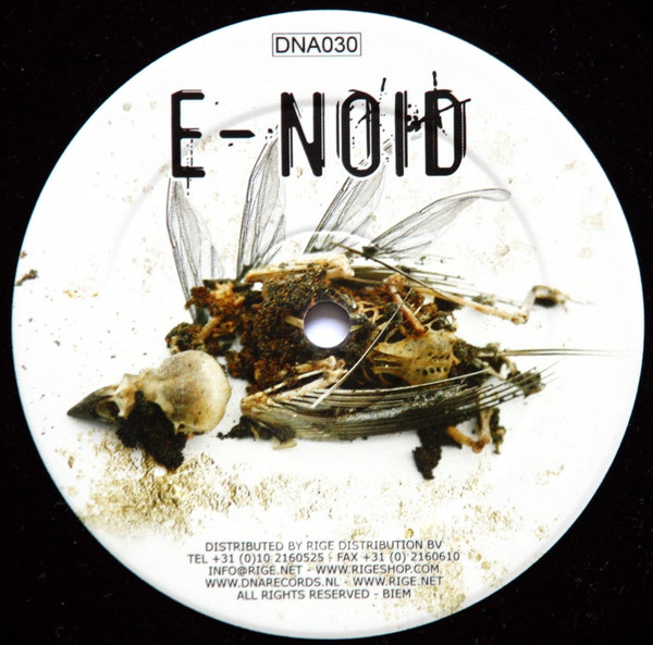 E-Scapism back label