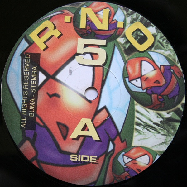 Bomb De Bomb front label