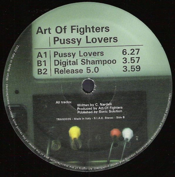 Pussy Lovers back label