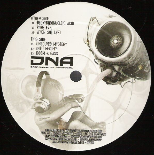 Cries And Whispers back label