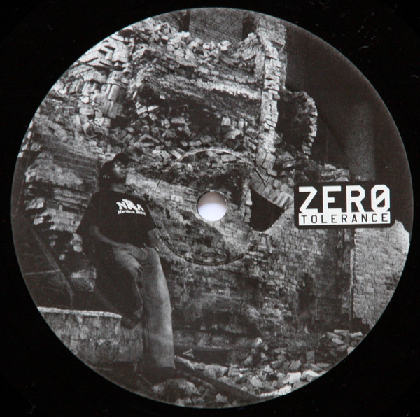 Return Of The Darkness back label