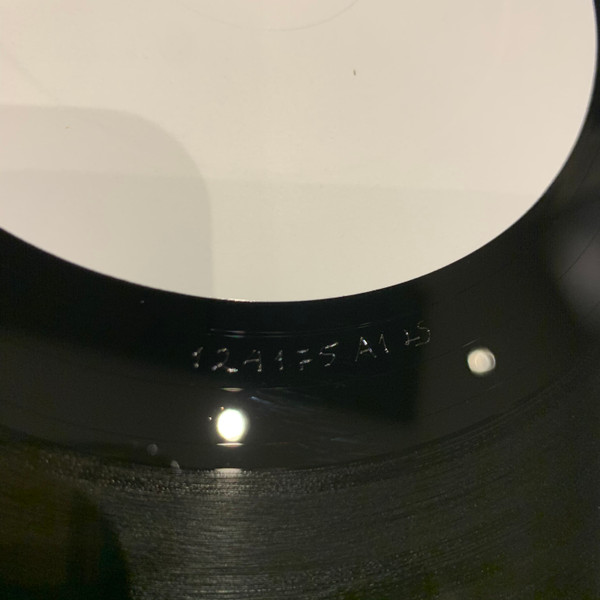 Thunderdome Never Dies front label